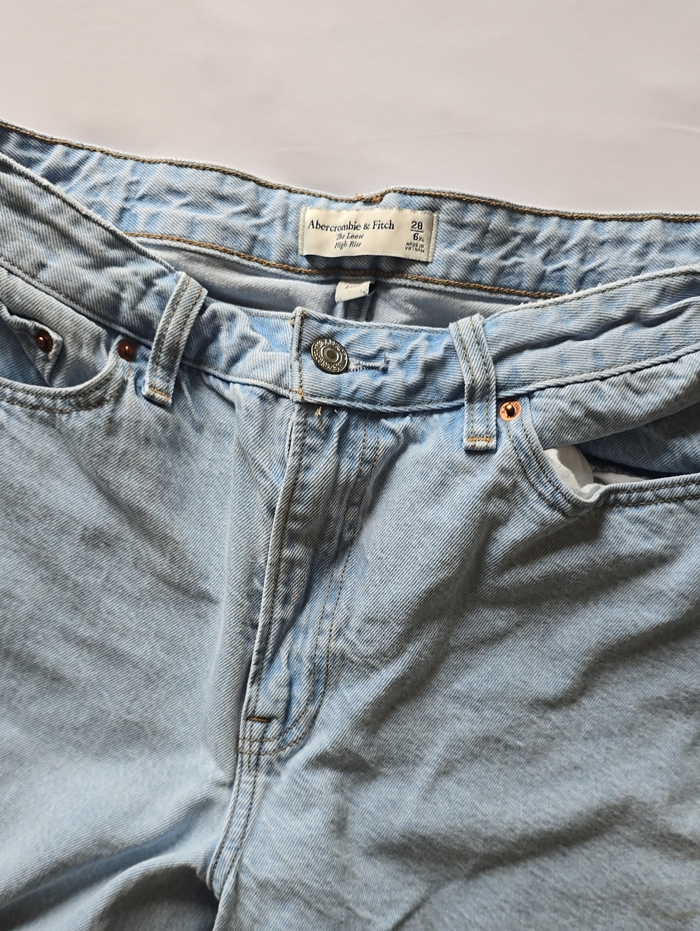 Abercrombie & Fitch Pale Blue High Waist (Extra Long) Relaxed women Jeans